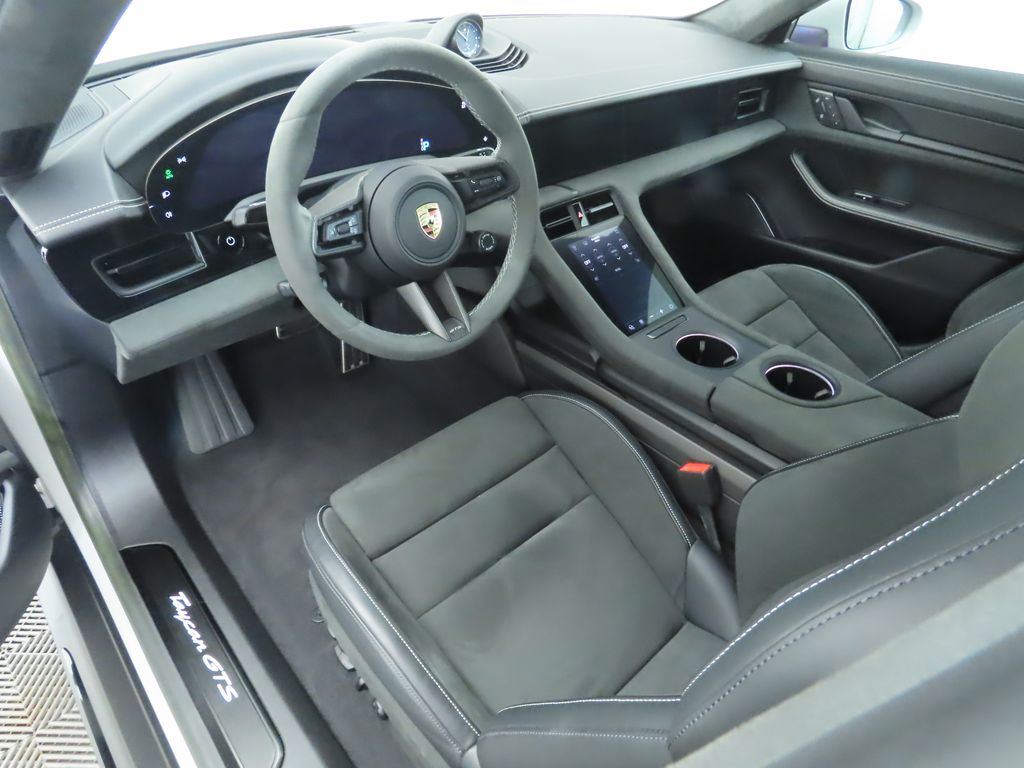 Thumbnail: 2023 Porsche Taycan - 9