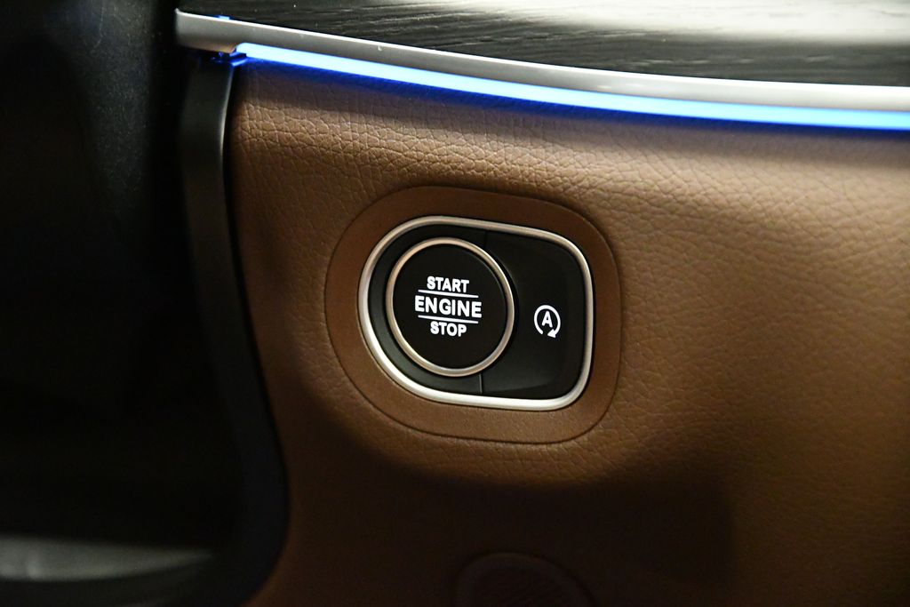 Thumbnail: 2025 Mercedes-Benz GLS - 28