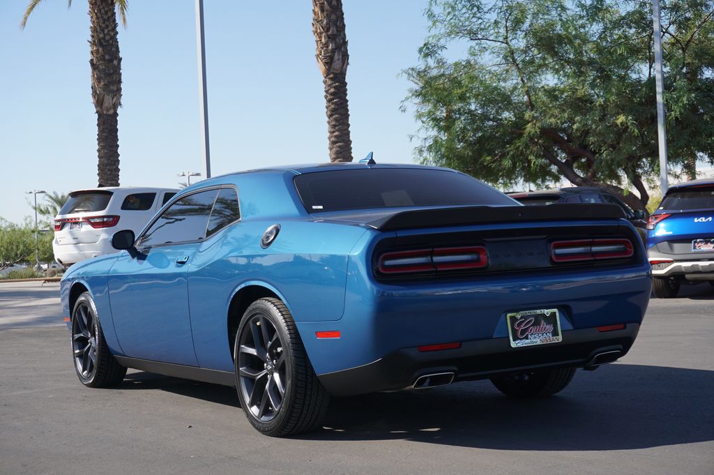 2022 Dodge Challenger SXT 3