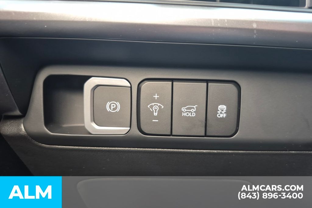 Used 2026 White Hyundai SE image 35