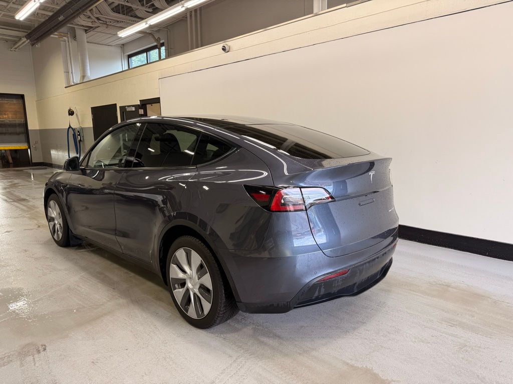 Thumbnail: 2022 Tesla Model Y - 3
