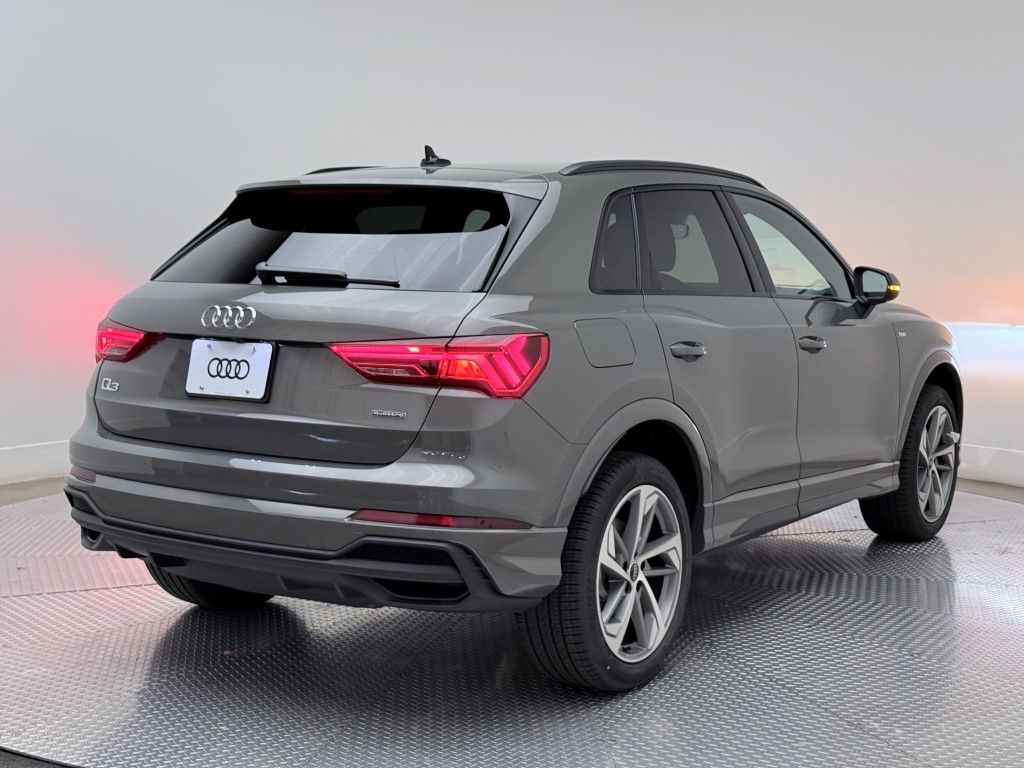 Thumbnail: 2025 Audi Q3 - 13