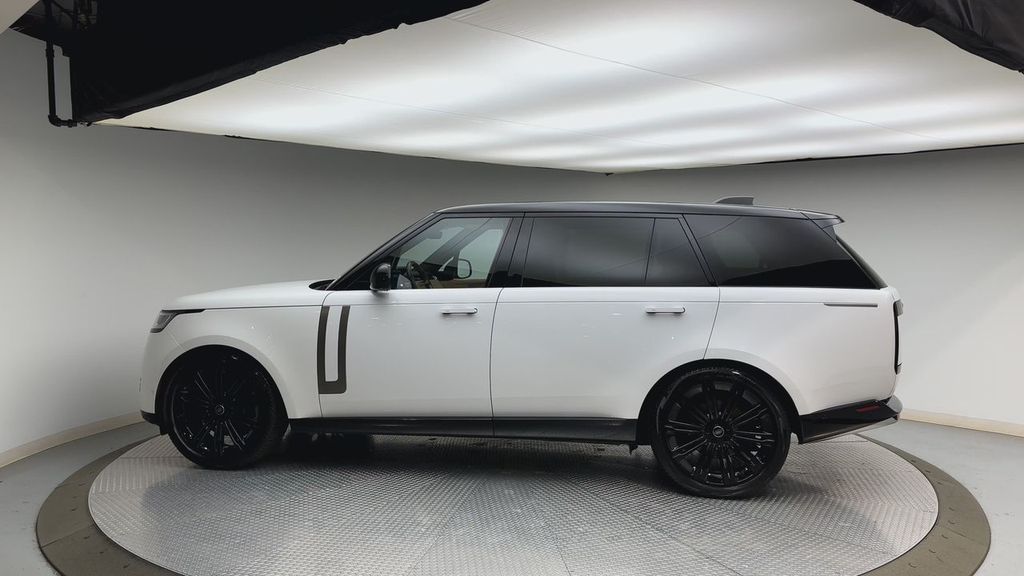 Thumbnail: 2023 Land Rover Range Rover - 5
