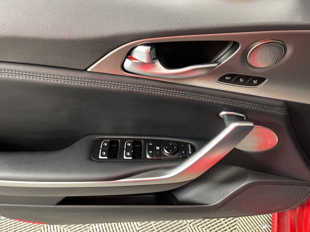 Thumbnail: 2018 Kia Stinger - 27