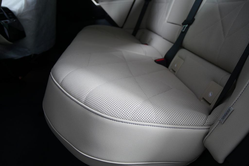 2026 BMW iX  14