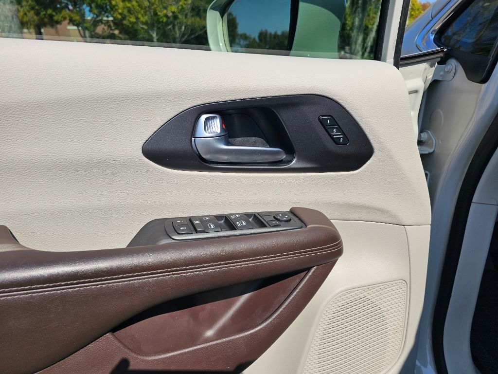 2021 Chrysler Pacifica Touring L 15