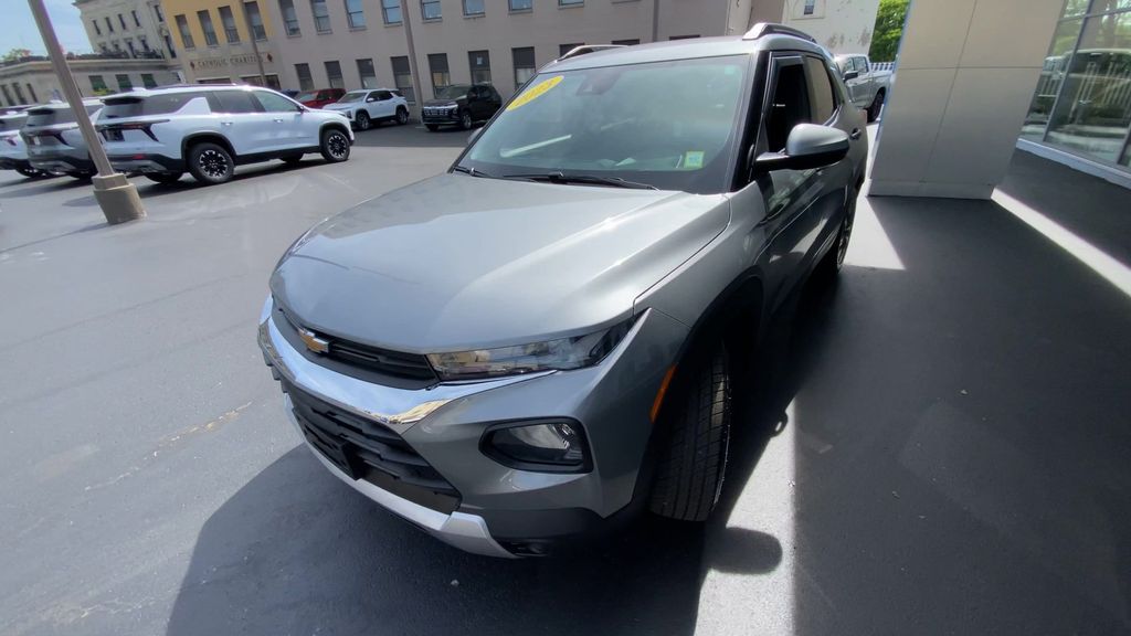 Additional photo of vehicle.