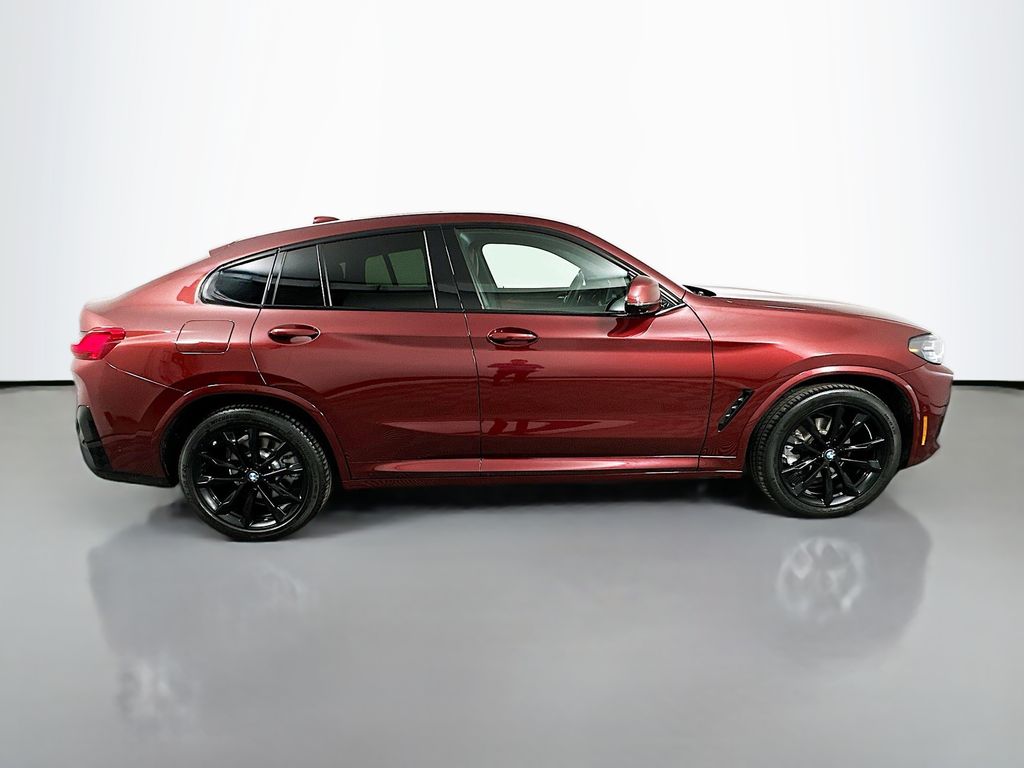 Thumbnail: 2023 BMW X4 - 4