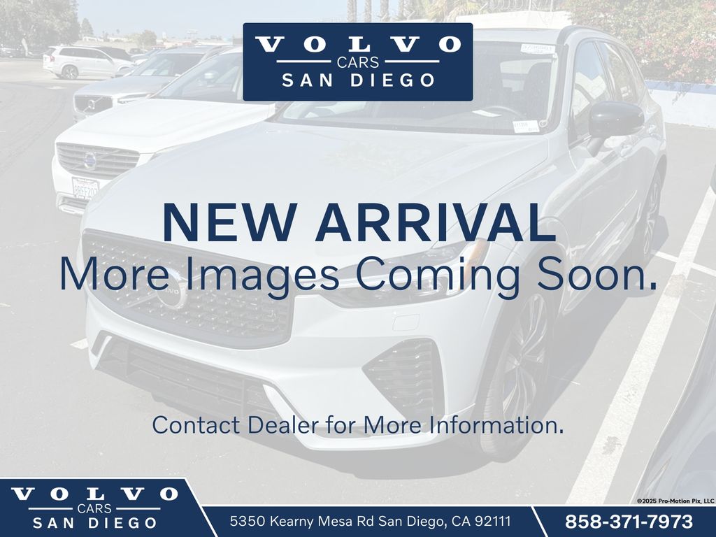 2025 Volvo XC60 B5 Core Dark Theme AWD