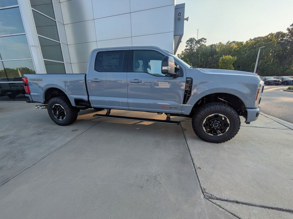 2026 Ford F-350 Super Duty LARIAT
