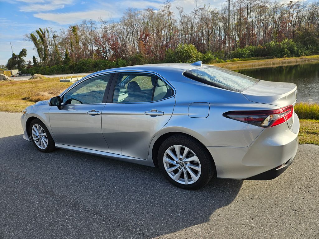 2022 Toyota Camry LE 3