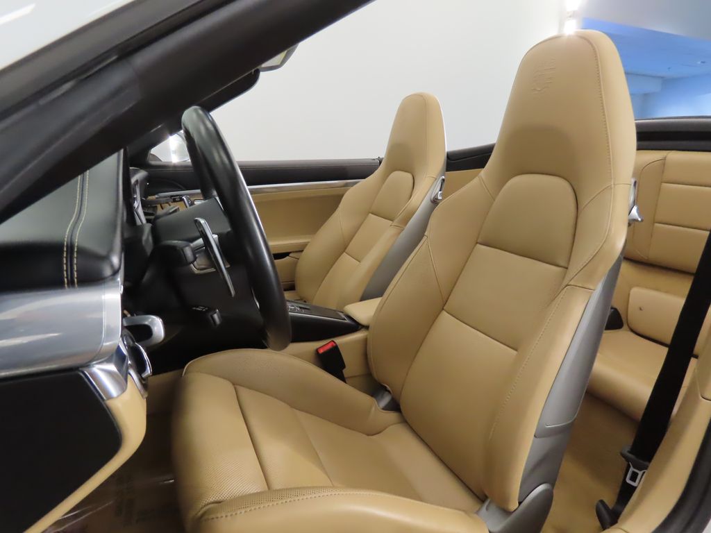 Thumbnail: 2016 Porsche 911 - 5