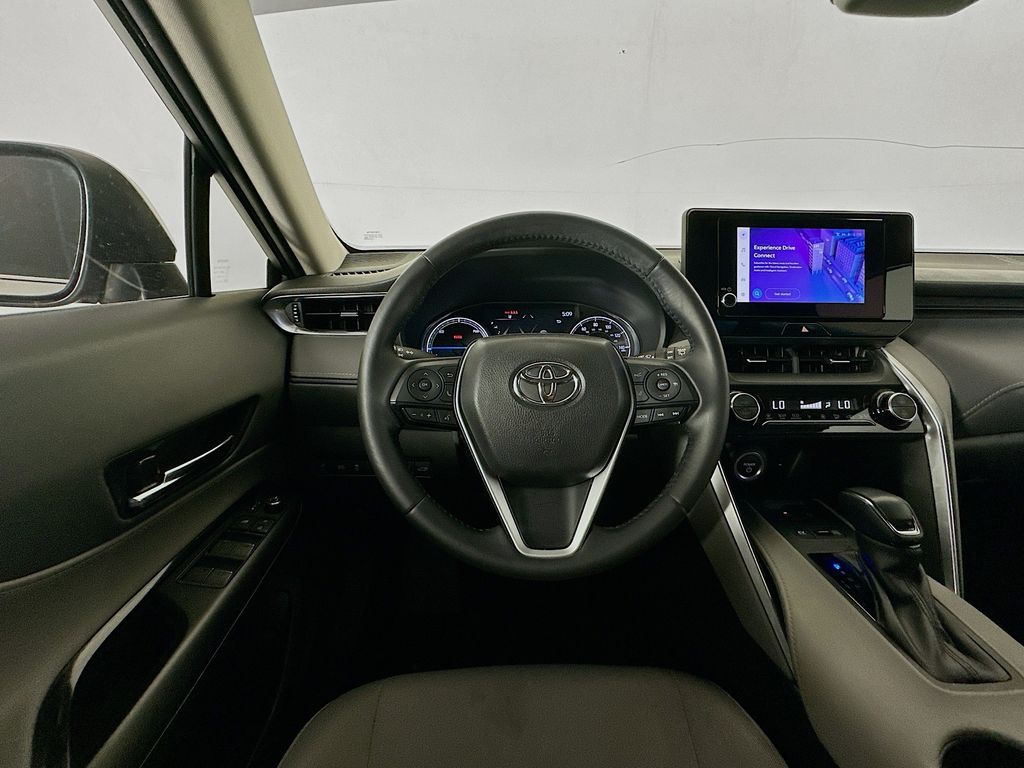 Thumbnail: 2023 Toyota Venza - 21