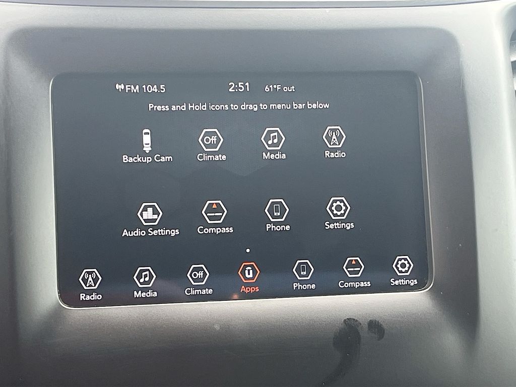 Used 2019 Silver Jeep Latitude Plus image 15