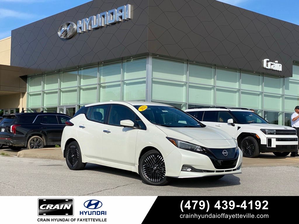 Pearl White 2023 Nissan LEAF Hatchback Front-Wheel Drive Automatic