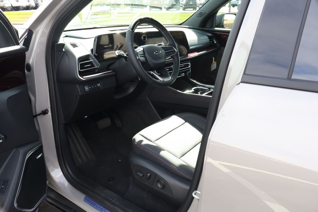 Thumbnail: 2026 Chevrolet Traverse - 13