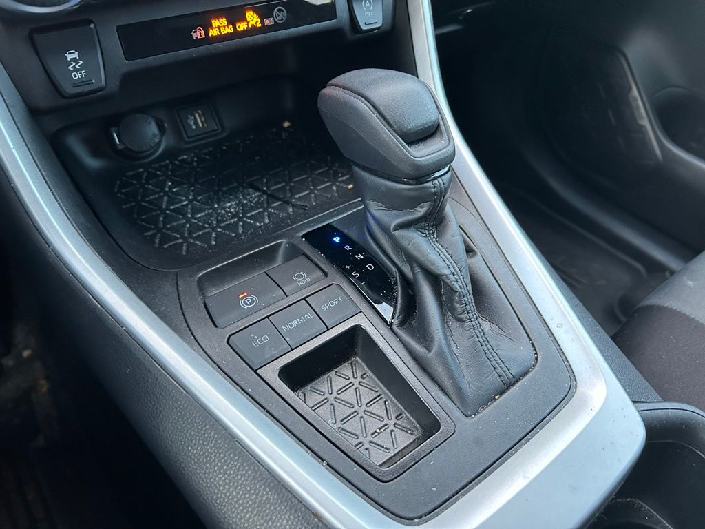 Thumbnail: 2024 Toyota RAV4 - 26