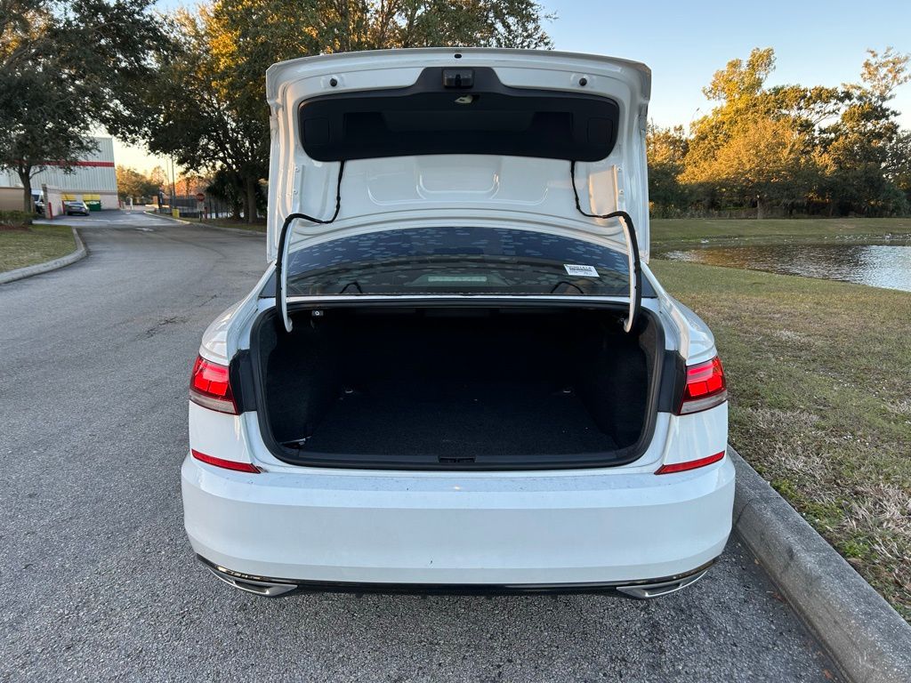 Thumbnail: 2022 Volkswagen Passat - 10