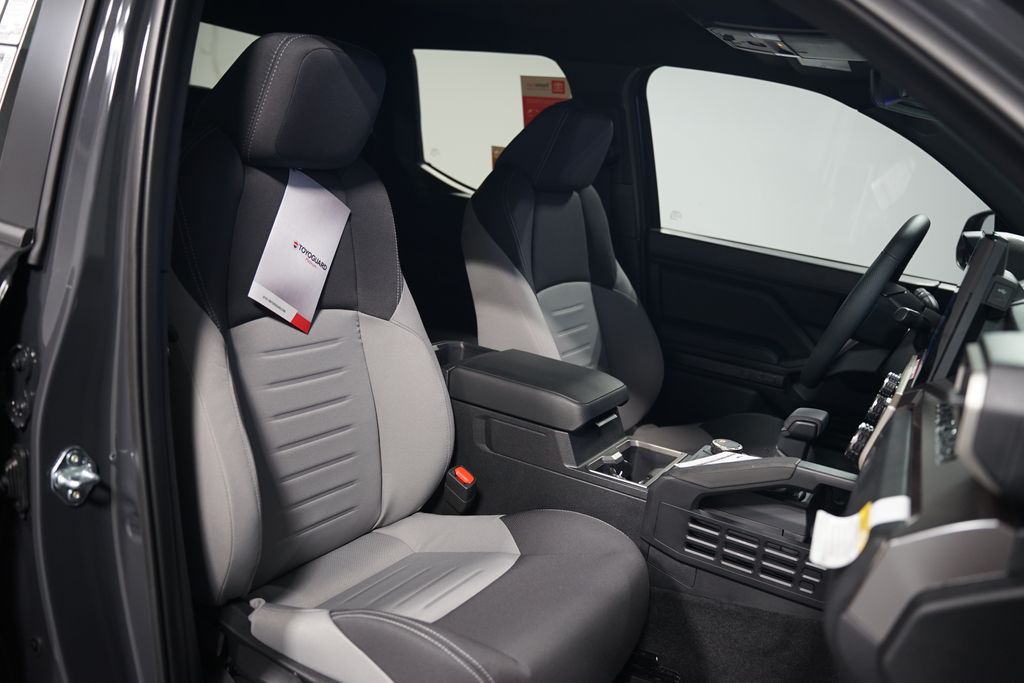 2025 Toyota Tacoma TRD Sport 29