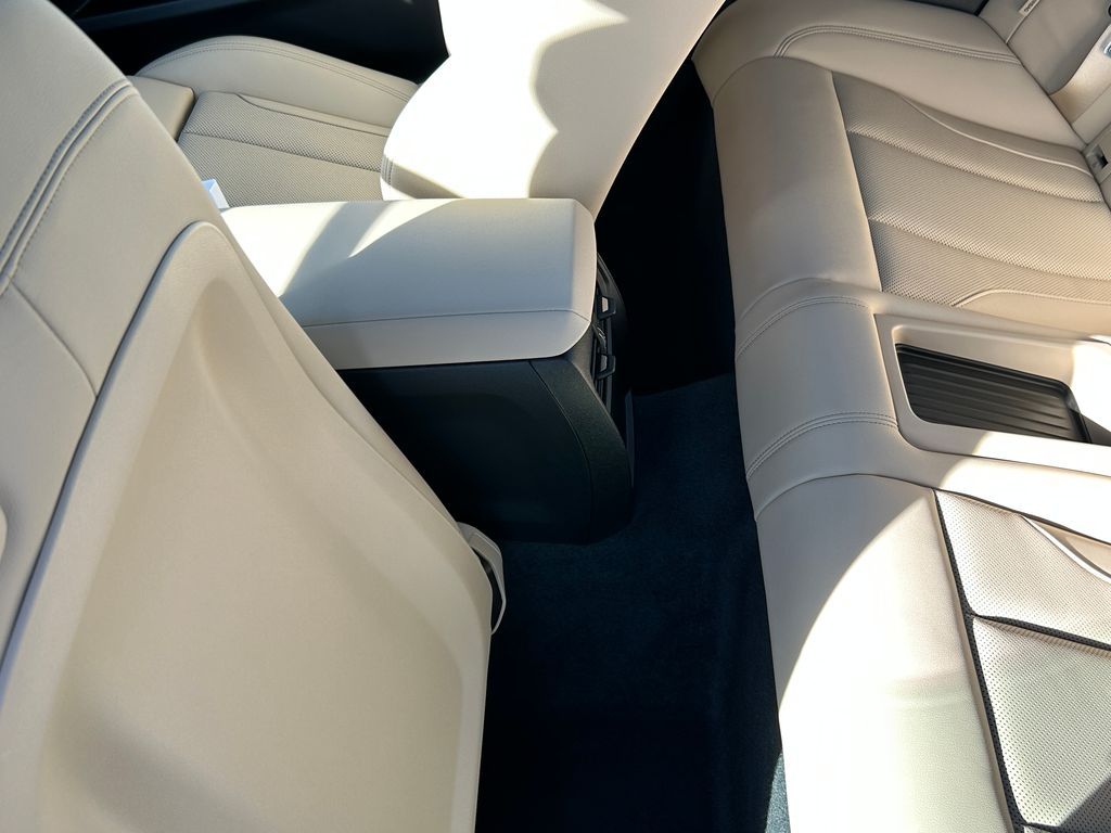 2024 BMW 2 Series 230i 32