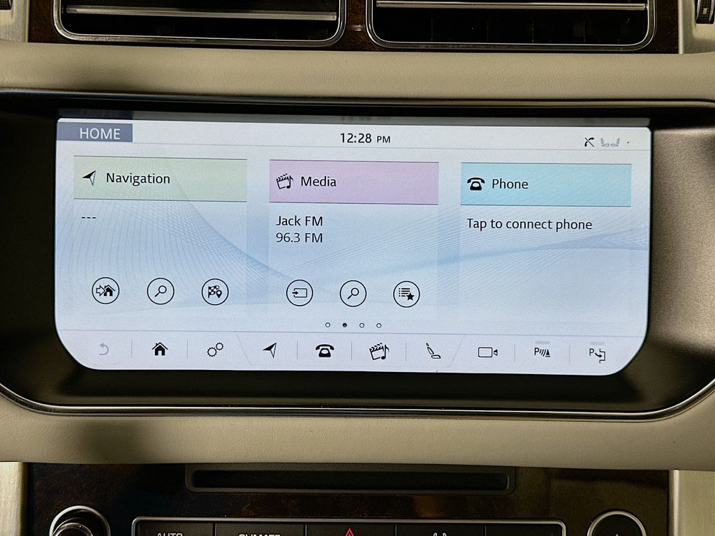 Thumbnail: 2017 Land Rover Range Rover - 15