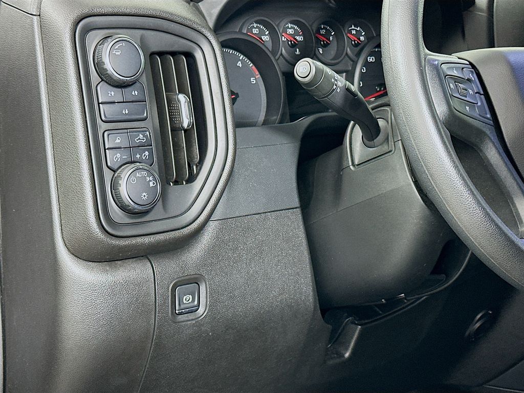 Thumbnail: 2024 Chevrolet Silverado 2500 - 10