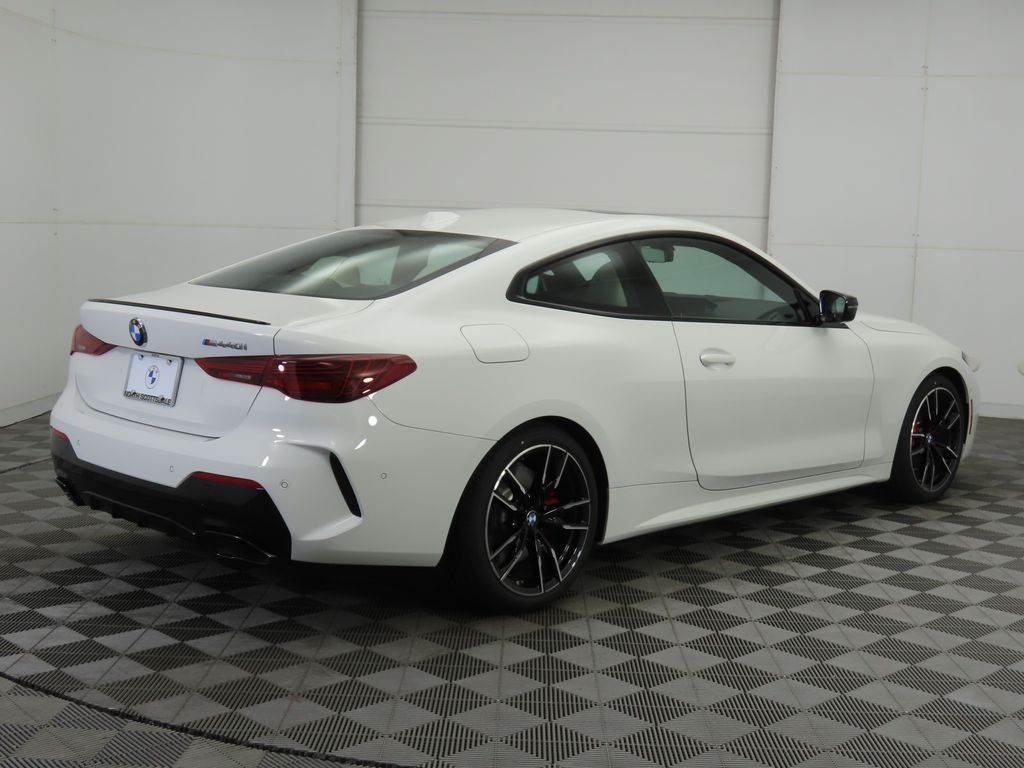 Thumbnail: 2026 BMW 4 Series - 5