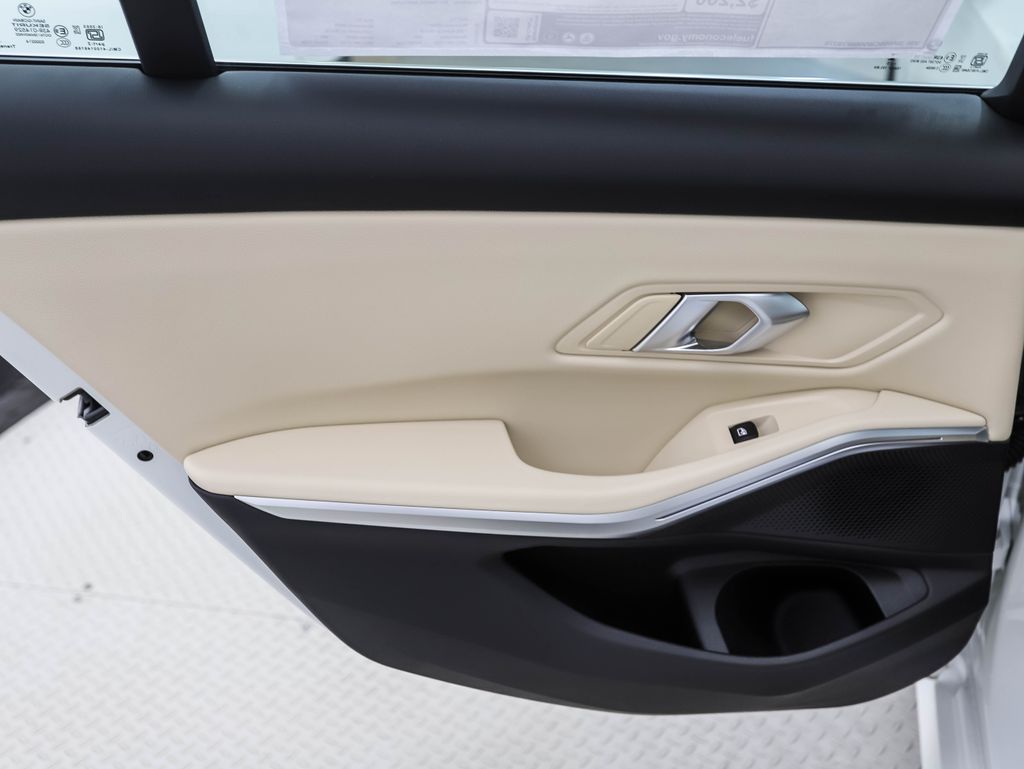 Thumbnail: 2025 BMW 3 Series - 21