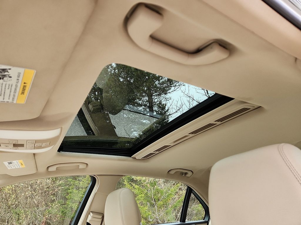 Thumbnail: 2014 Mercedes-Benz E-Class - 14