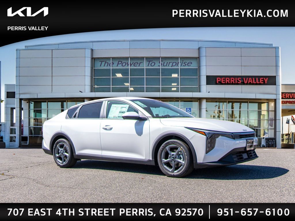 2026 Kia K4 LXS
