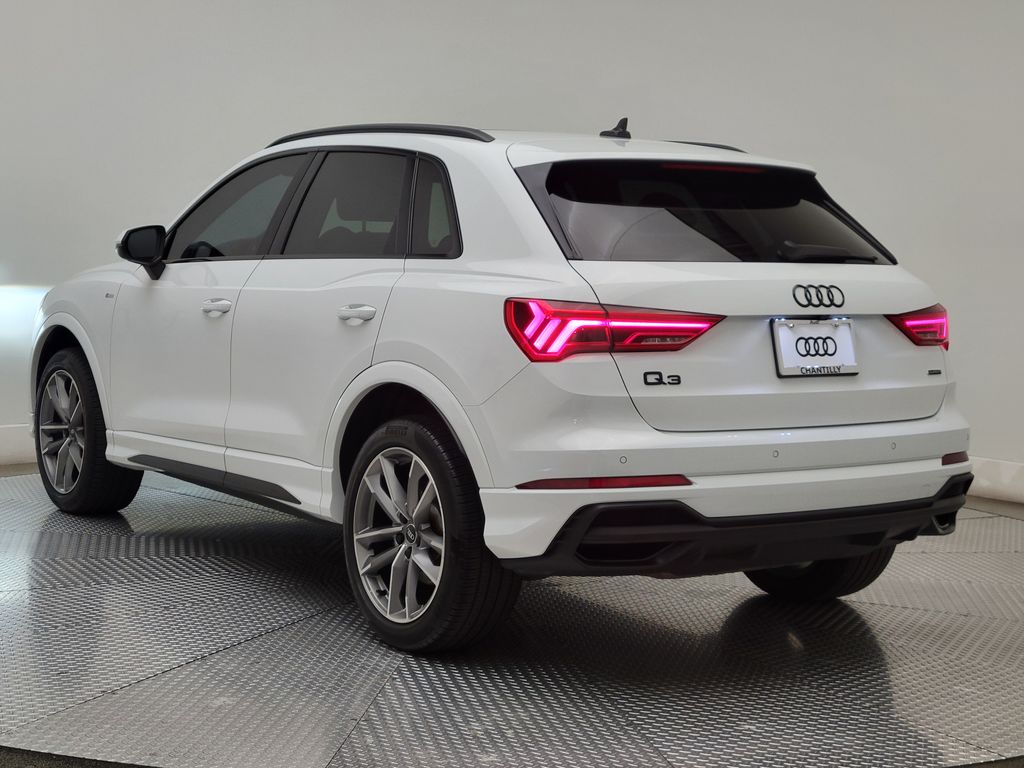 Thumbnail: 2023 Audi Q3 - 4