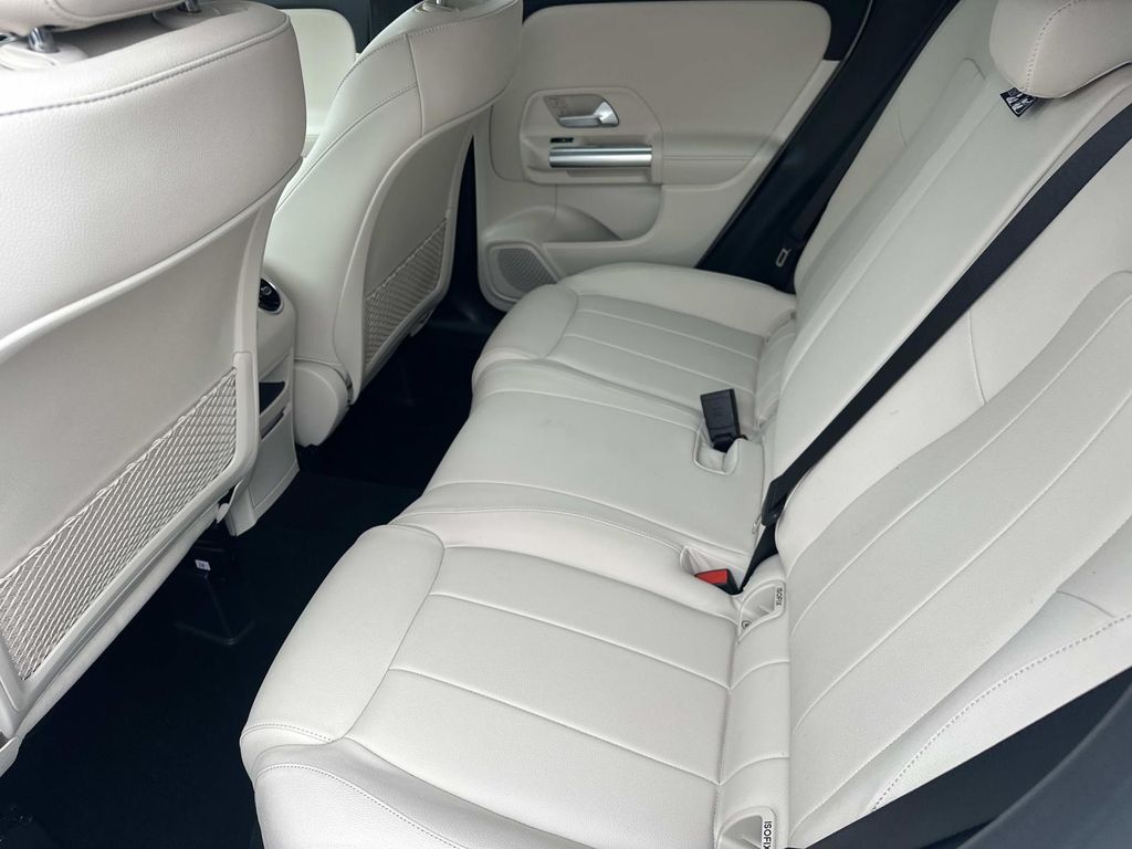 Thumbnail: 2022 Mercedes-Benz GLA - 25