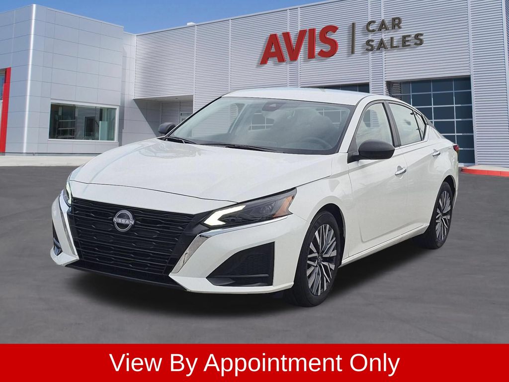 Glacier White 2025 Nissan Altima Sedan Front-Wheel Drive Continuously Variable Transmission