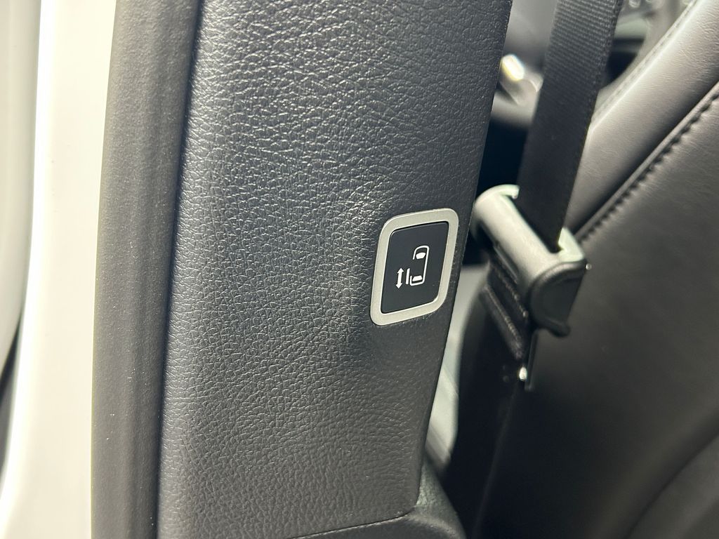 New 2026 Bright White Clearcoat Chrysler LX image 25