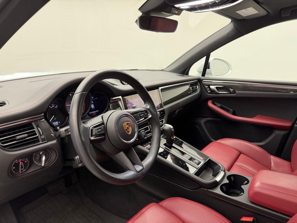 Thumbnail: 2023 Porsche Macan - 4
