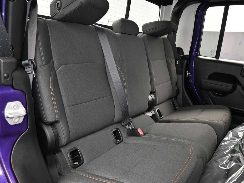 New 2026 reign Jeep Sport image 32