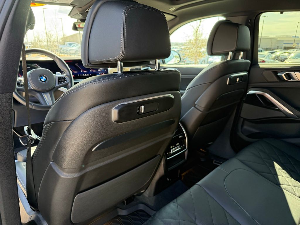 Thumbnail: 2025 BMW X6 - 23