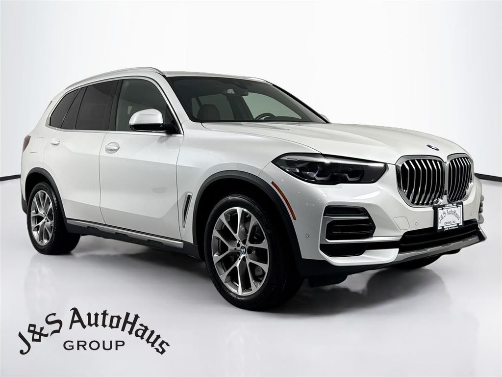 2022 BMW X5 xDrive40i AWD