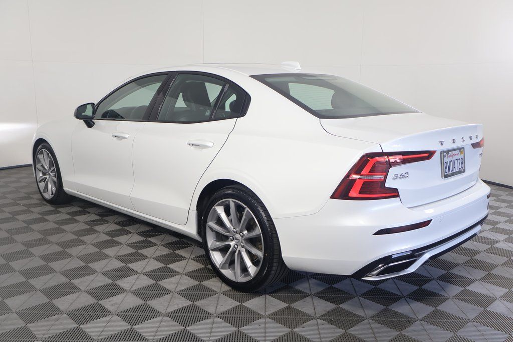 2021 Volvo S60 T5 Momentum 6