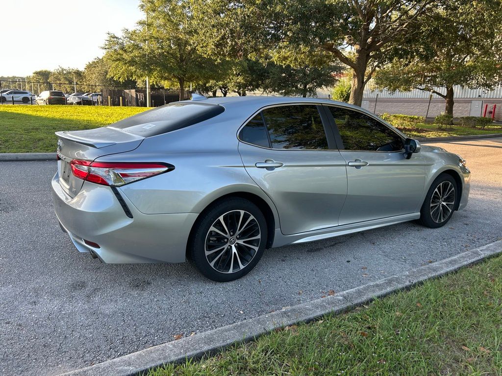 2020 Toyota Camry SE 5