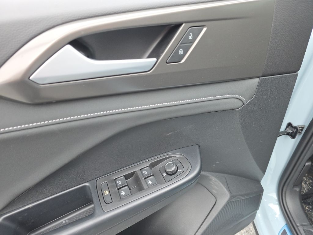 2026 Volkswagen Taos 1.5T SE Black Gray at Sutliff Volkswagen