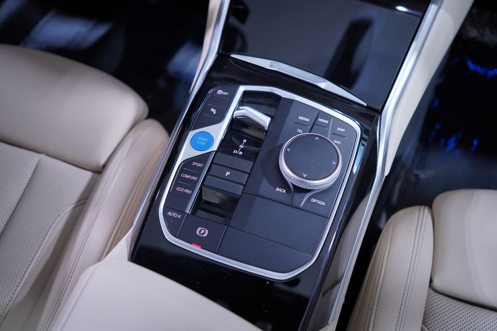 Thumbnail: 2024 BMW i4 - 13