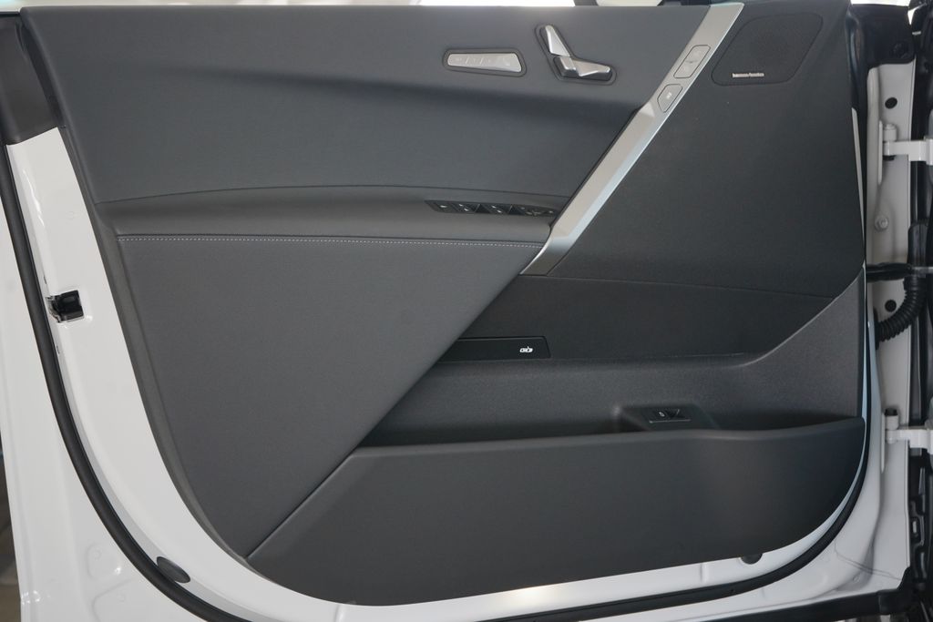 Thumbnail: 2026 BMW iX - 9