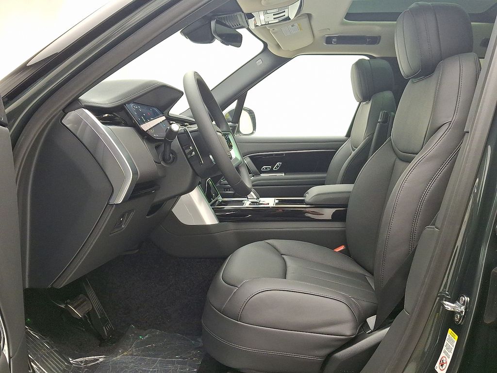 Thumbnail: 2025 Land Rover Range Rover - 8