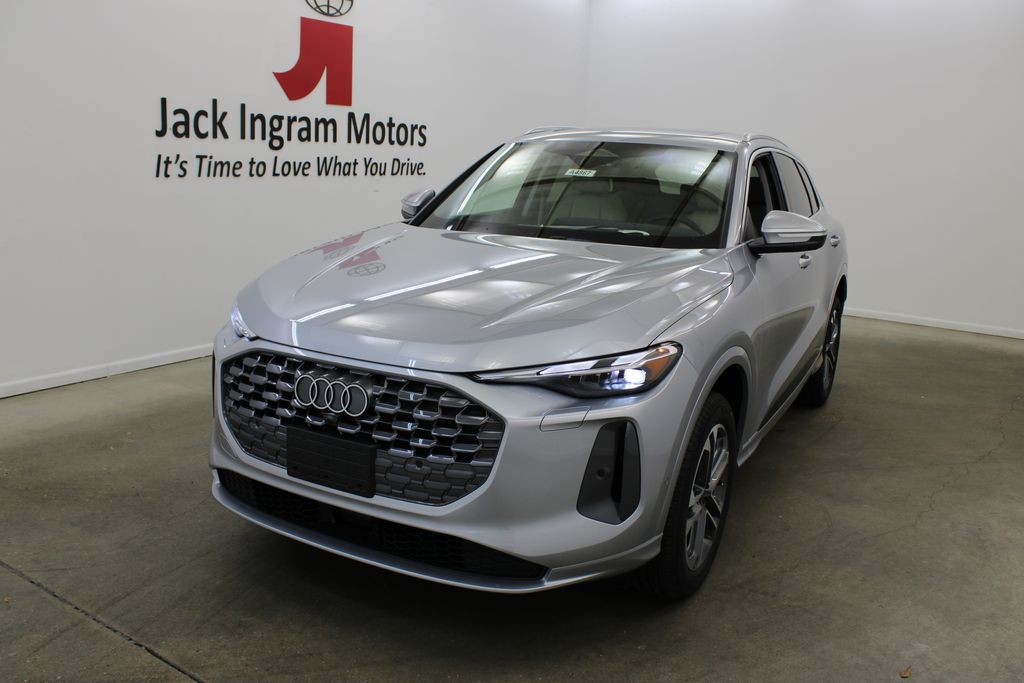 new 2025 Audi Q5 car, priced at $49,867