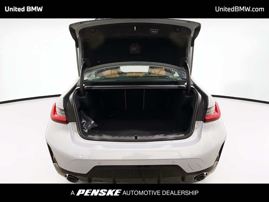 Thumbnail: 2026 BMW 3 Series - 14