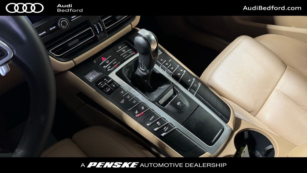 Thumbnail: 2020 Porsche Macan - 18