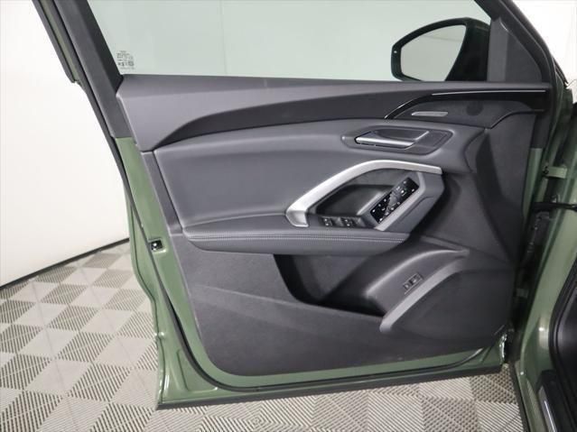 Thumbnail: 2025 Audi Q5 - 26