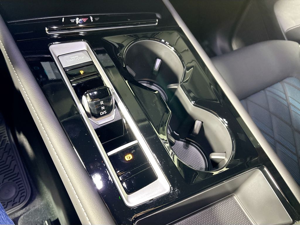 2025 Volkswagen Atlas Cross Sport 2.0T SEL Premium R-Line