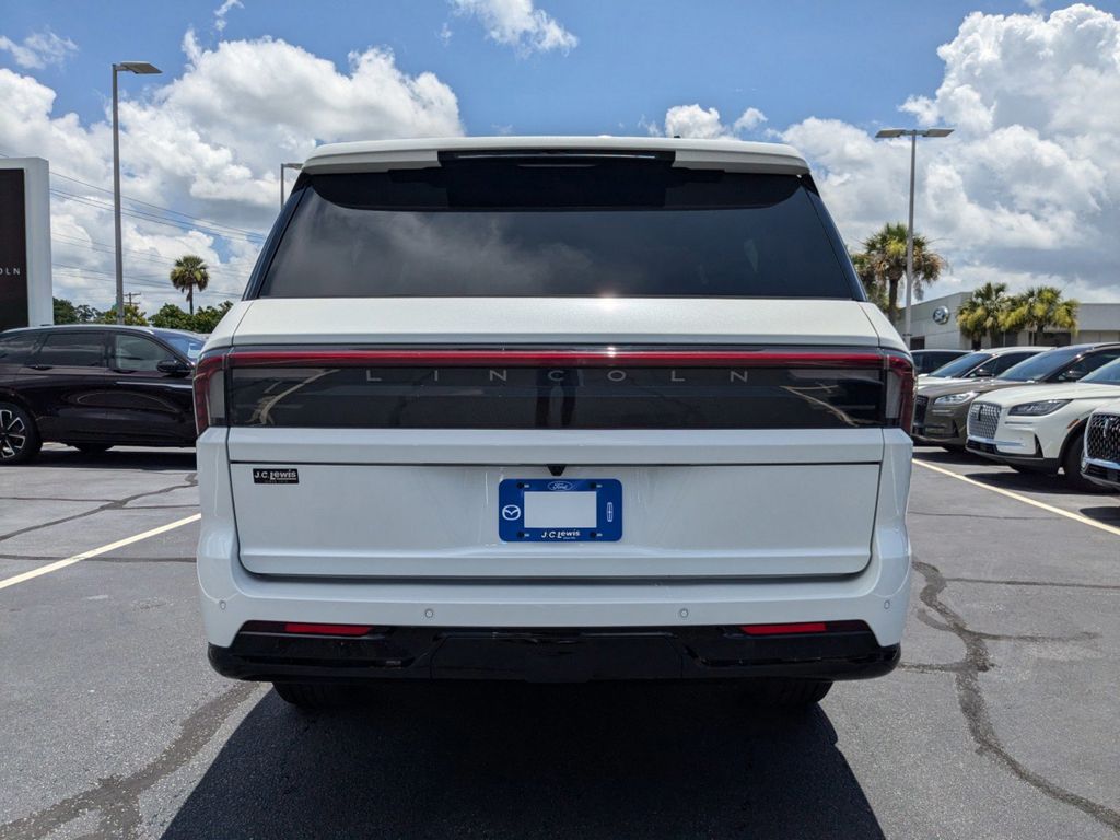 2025 Lincoln Navigator L Reserve